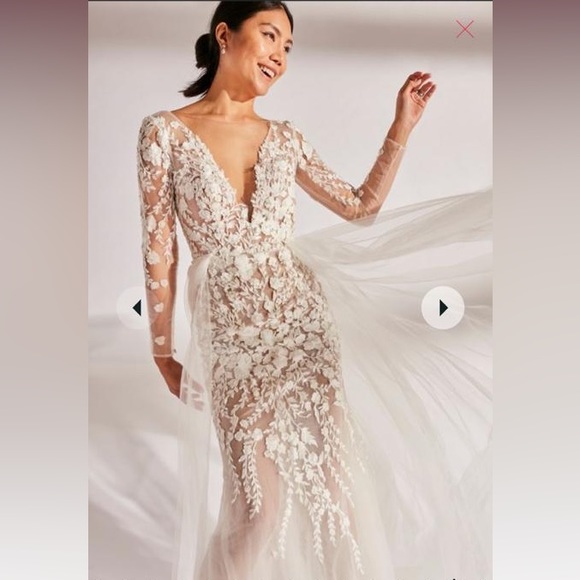 David bridal Wedding dress , size 2 - Picture 11 of 14